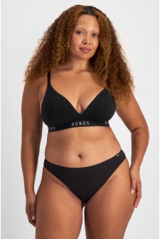 Bailey (She/Her) wears size L and is 168cm tall with 99cm chest and 86cm waist