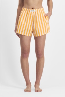 Rhiannan (She/Her) wears size S and is 175cm tall