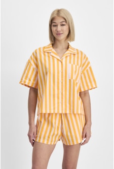 Rhiannan (She/Her) wears size S and is 175cm tall