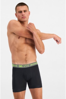 Josh (He/Him) wears size M and is 185cm tall with 99cm chest and 81cm waist