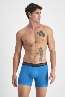 Jason (He/Him) wears size XL and is 194cm tall with 93cm chest and 113cm waist