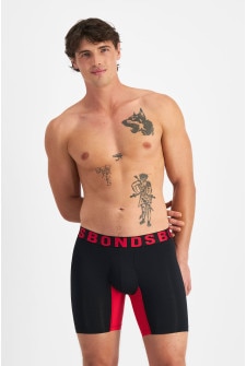 Josh (He/Him) wears size M and is 185.48cm tall with 99cm chest and 81cm waist