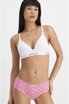 Nancy (She/Her) wears size S and is 170cm tall with 82cm chest and 64cm waist