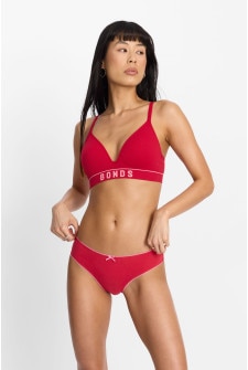 Nancy (She/Her) wears size S and is 170cm tall with 82cm chest and 64cm waist