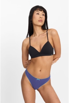 Nancy (She/Her) wears size S and is 170cm tall with 82cm chest and 64cm waist