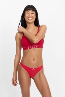 Nancy (She/Her) wears size S and is 170cm tall with 82cm chest and 64cm waist