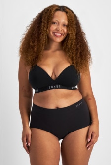 Bailey (She/Her) wears size L and is 168cm tall with 99cm chest and 86cm waist