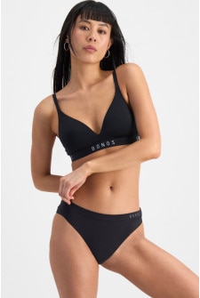 Bailey (She/Her) wears size L and is 168cm tall with 99cm chest and 86cm waist