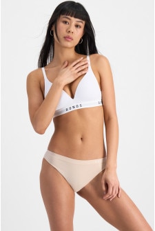 Bailey (She/Her) wears size L and is 168cm tall with 99cm chest and 86cm waist