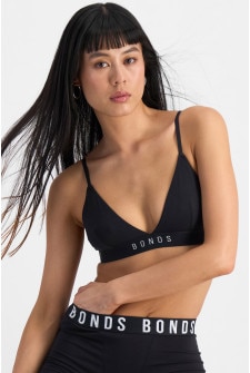 Rhiannan (She/Her) wears size S and is 175cm tall