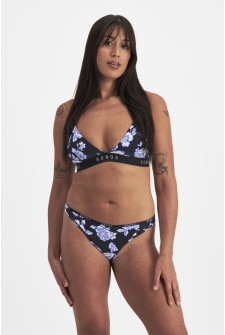 Elodie (She/Her) wears size S and is 180cm tall with 83cm chest and 62cm waist