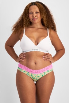 Bailey (She/Her) wears size L and is 168cm tall with 99cm chest and 86cm waist
