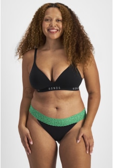 Bailey (She/Her) wears size L and is 168cm tall with 99cm chest and 86cm waist