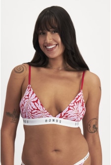 Rhiannan (She/Her) wears size S and is 175cm tall
